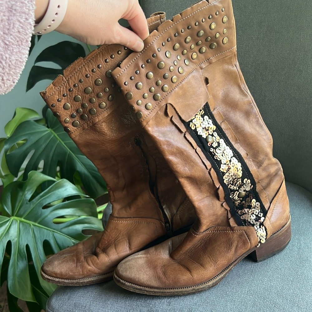 Barney’s New York Brown Leather Zip-Up Boots with Sequins and Studs, size 40